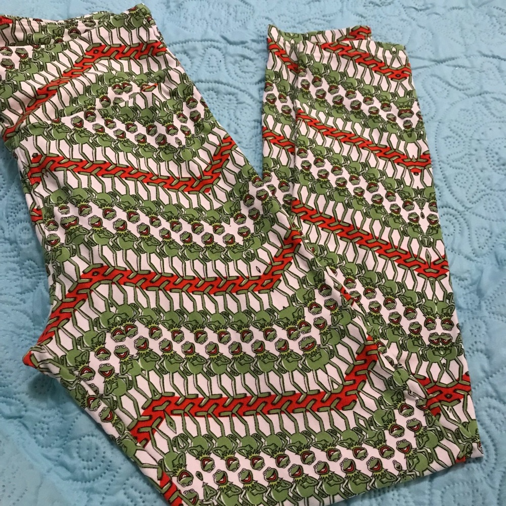 Worn once.  OS LuLaRoe Kermit leggings.  EUC